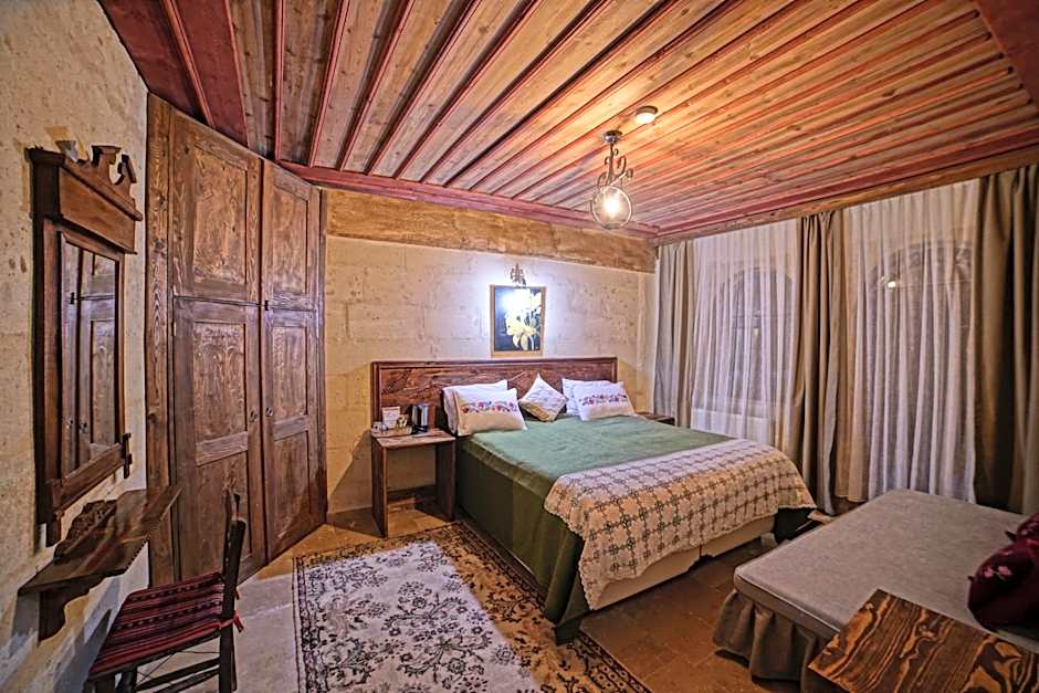 Jerveni Cave Hotel