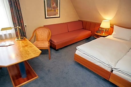 Double Room with Bath - Non-Smoking