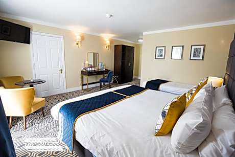 Family triple room