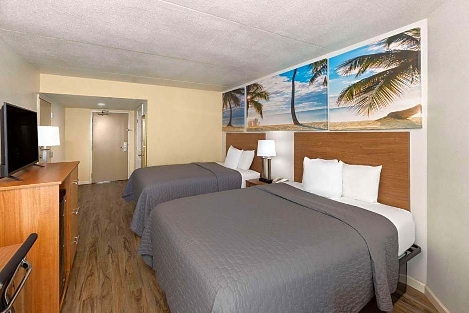 Days Inn by Wyndham Biloxi Beach