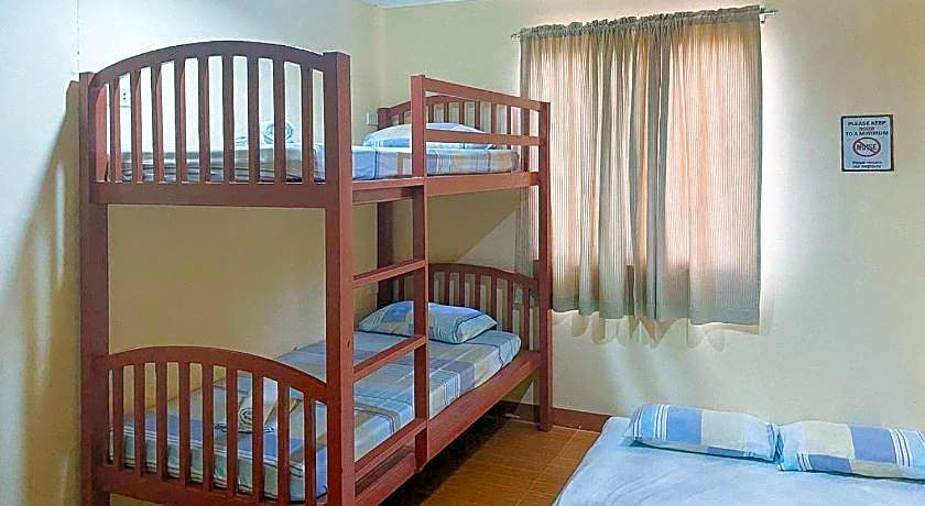 RedDoorz @ La Briana Guest House Bantayan Cebu