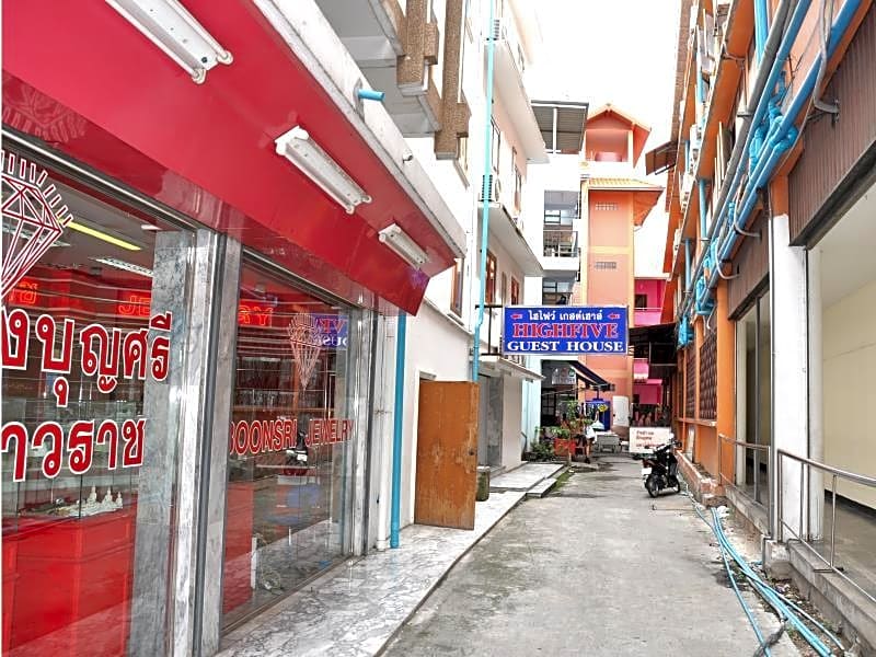 Highfive Guest House