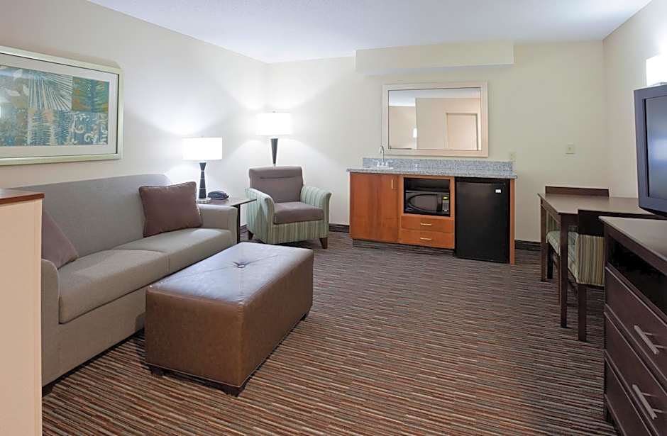 Holiday Inn Express and Suites Willmar By IHG