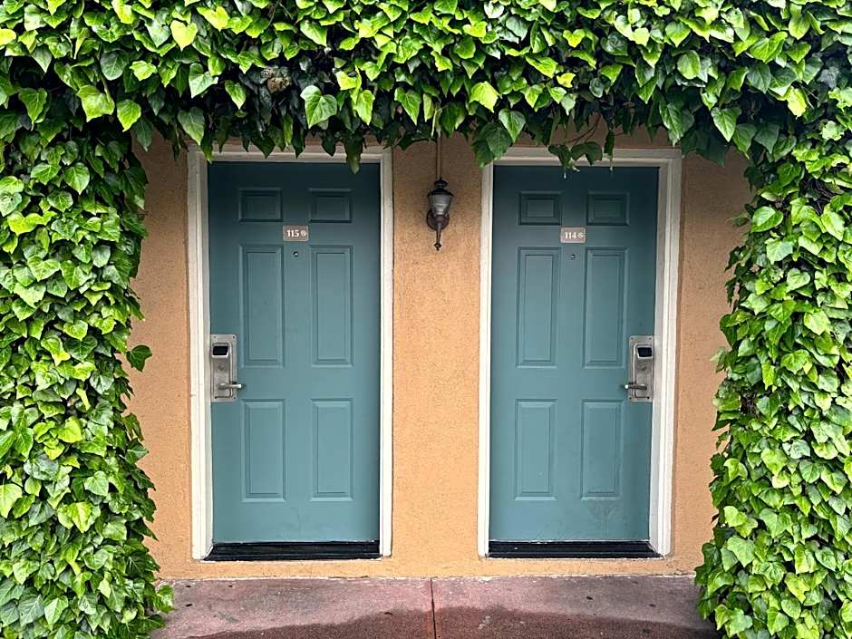 Monterey Oceanside Inn