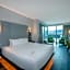 COAST COAL HARBOUR HOTEL by APA