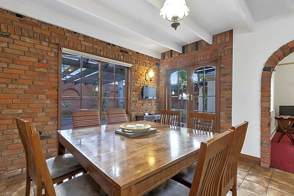 Grosvenor Court Apartments