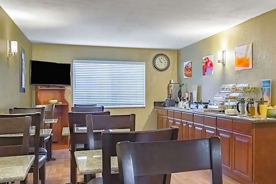 Quality Inn & Suites Vancouver North