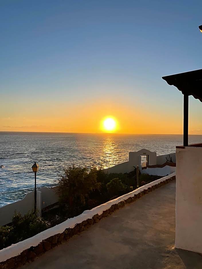 Foto 1 von 21 von Cliffs Edge