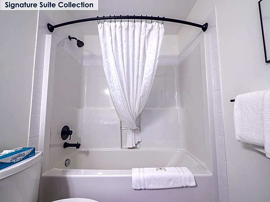 Waters Edge Shoreside Suites