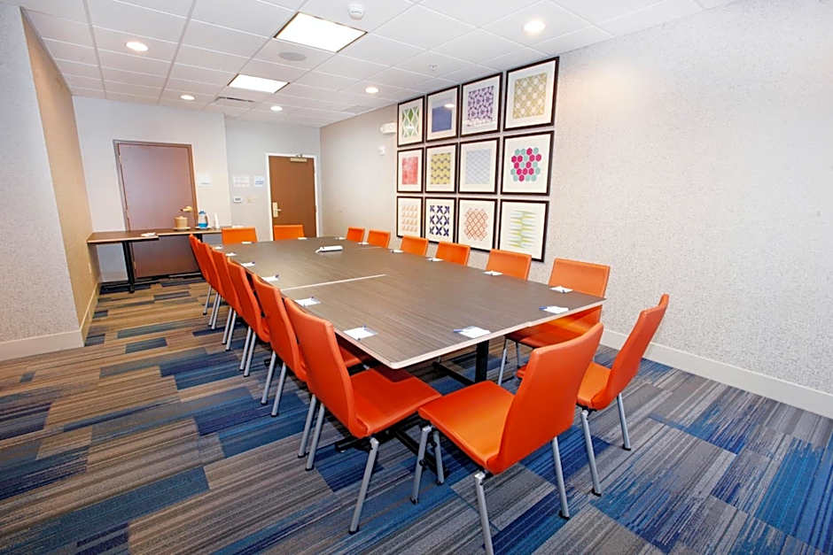 Holiday Inn Express Hotel & Suites Bethlehem Airport/Allentown area By IHG