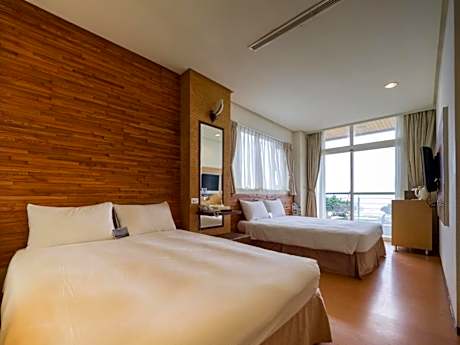 Quadruple Room with Sea View