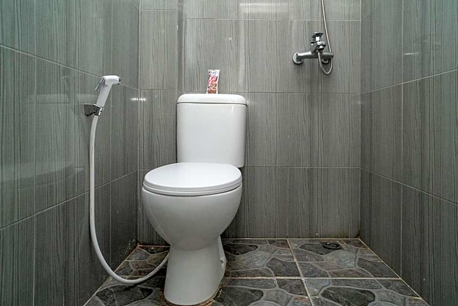 RedDoorz Syariah near Jalan Ahmad Yani Banjarmasin 3