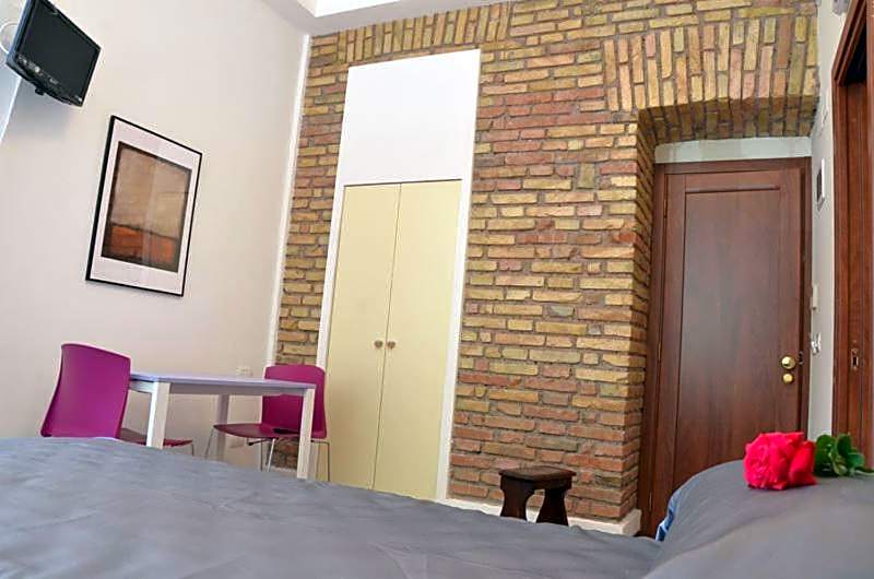 Maison Colosseo (Via dei Querceti 24)