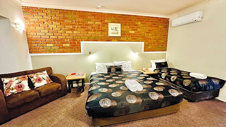 Early Australian Motor Inn