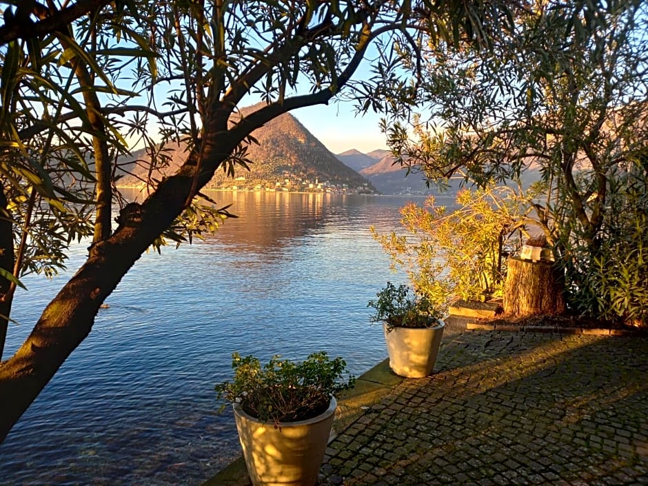 L'Oleandro sul Lago d'Iseo B&B