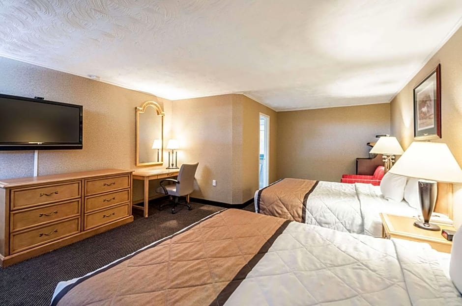 Rodeway Inn and Suites