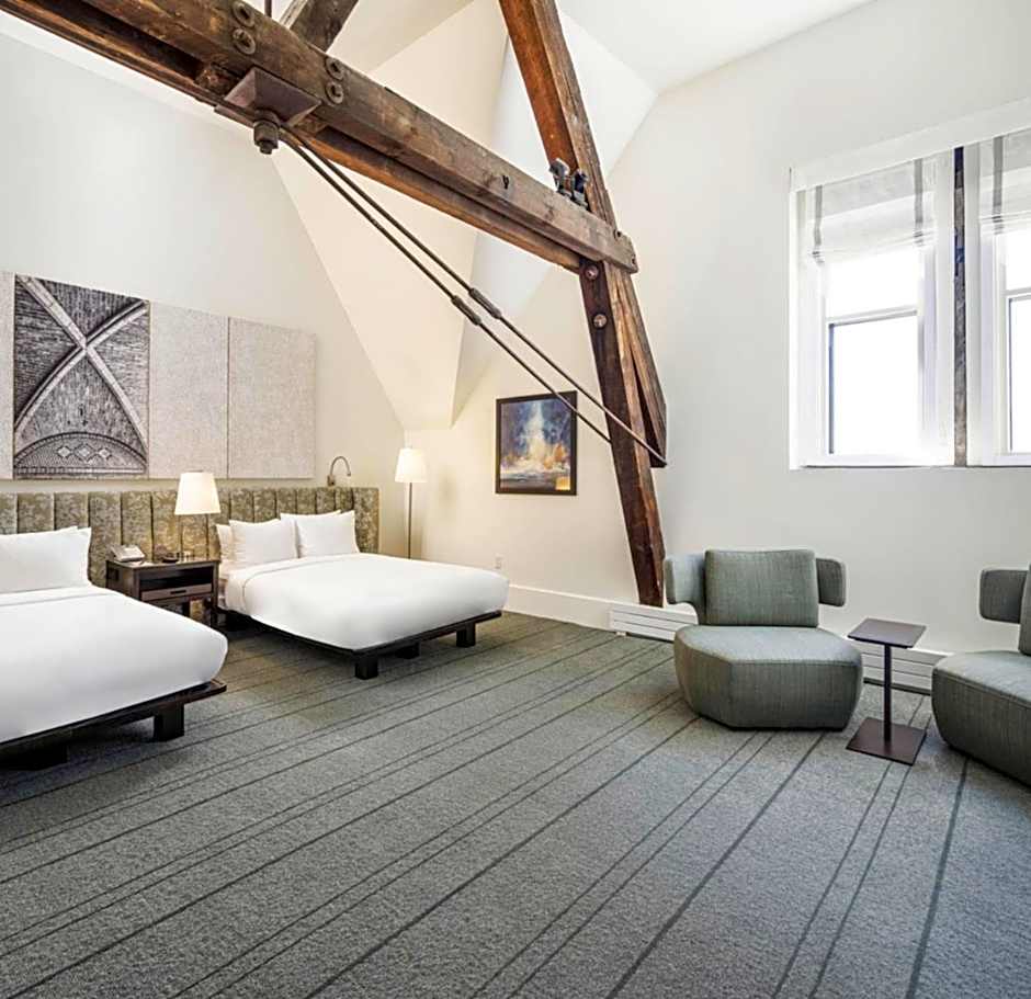 The Richardson Hotel