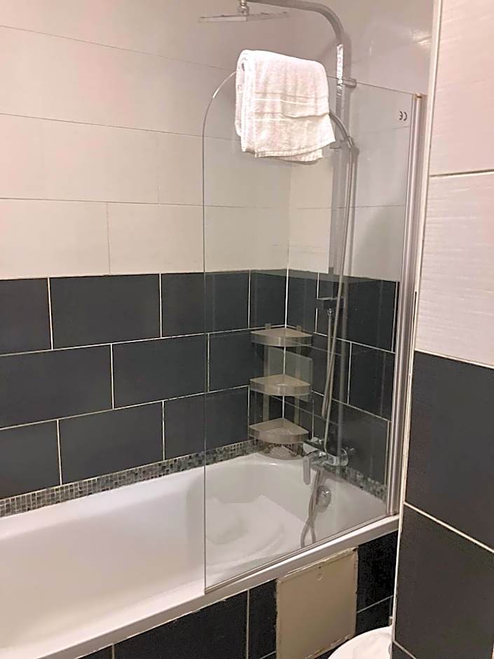 Arcotel Cannes 4 minutes du Palais des Festivals - NEW MANAGEMENT NEW TEAM - OLD REVIEVV