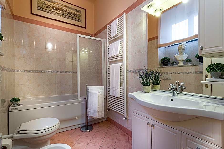 Casa Opera in Lucca With 2 Bedrooms and 2 Bathrooms