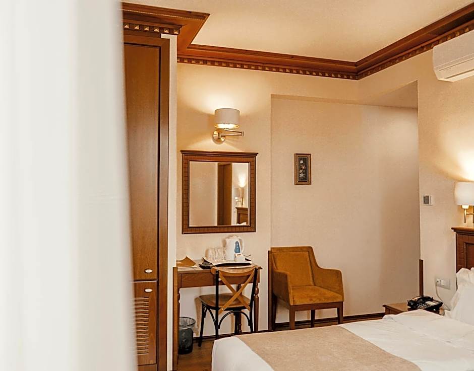 Hotel Argjiro