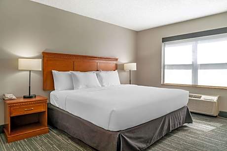 King Suite with Whirlpool - Non-Smoking