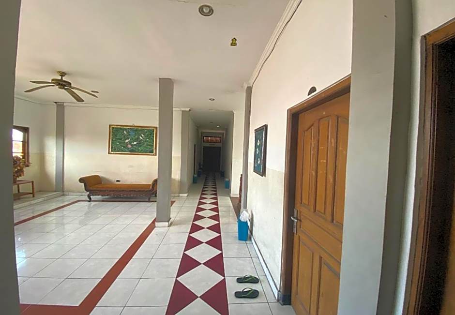 Hotel Candra Adigraha