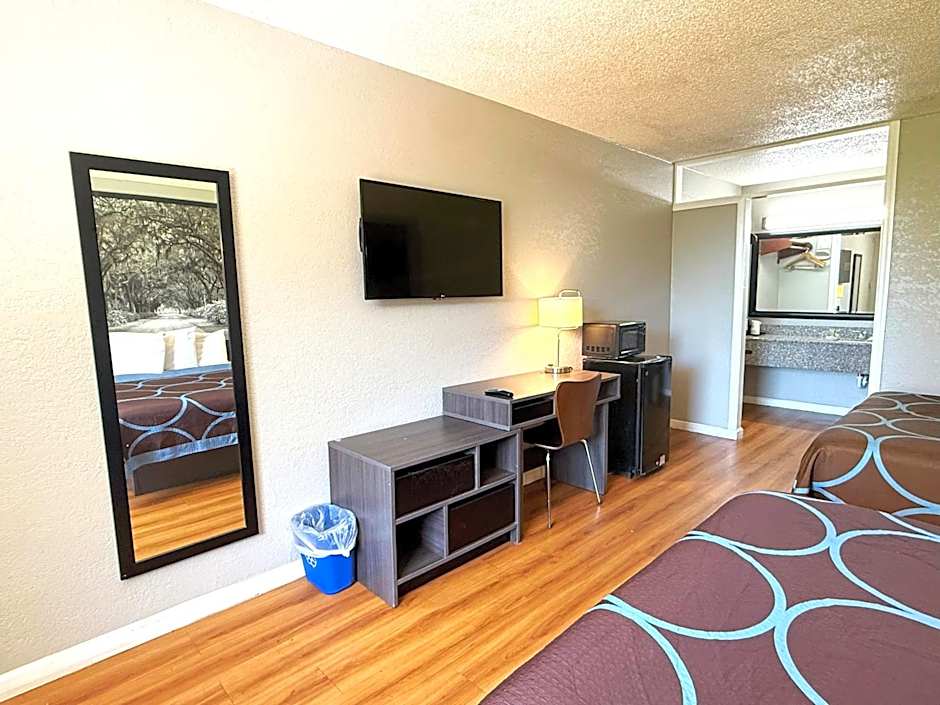 Super 8 by Wyndham Hardeeville