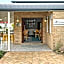 Coopers Colonial Motel