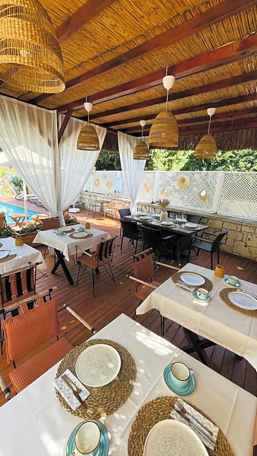 Ella Alaçatı Otel
