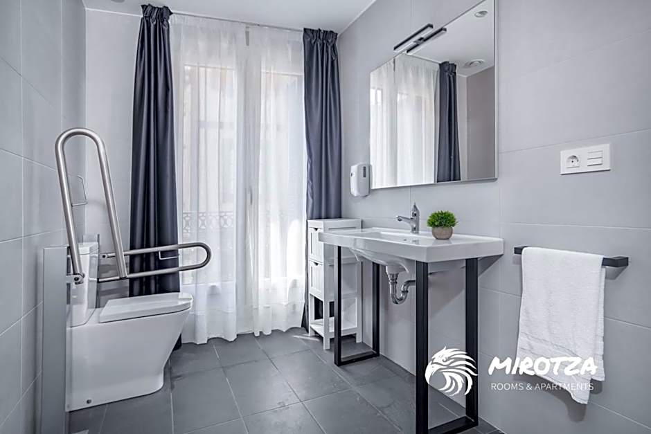 MIROTZA ROOMS AND APARTMENTS