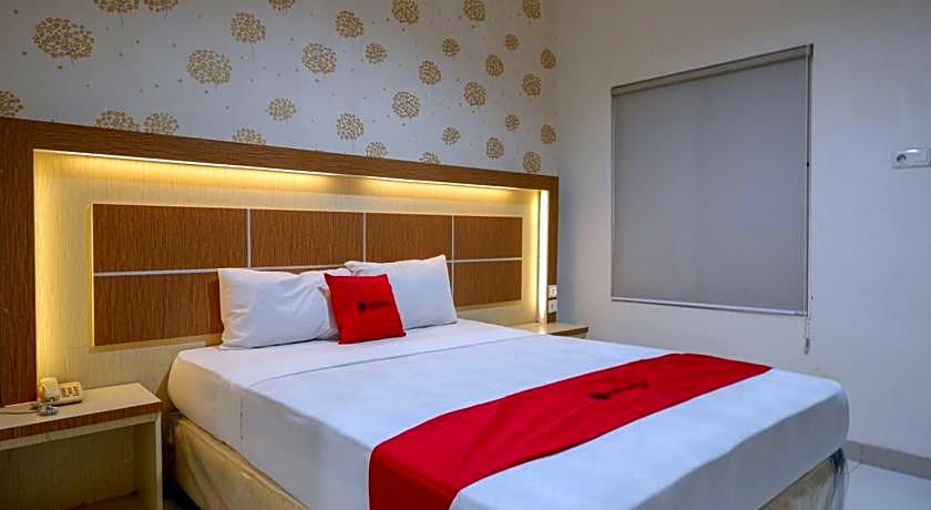 RedDoorz @ Hotel Bumi Palupy
