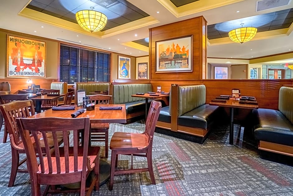 Crowne Plaza Hotel Dulles Airport, an IHG Hotel