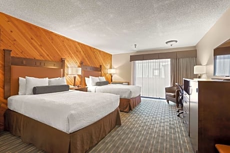 Queen Room with Two Queen Beds - Non-Smoking