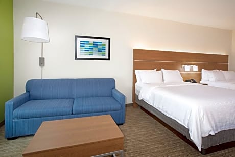 Queen Suite with Two Queen Beds