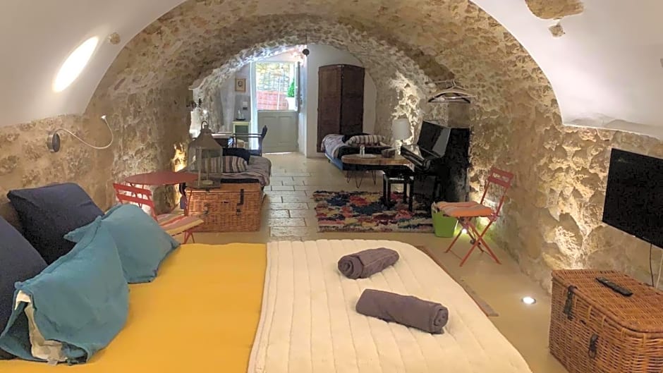 La villageoise, chambre troglodyte pitoresque au c¿ur du village