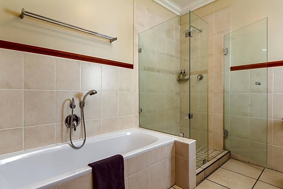 Noordhoek Village Hotel