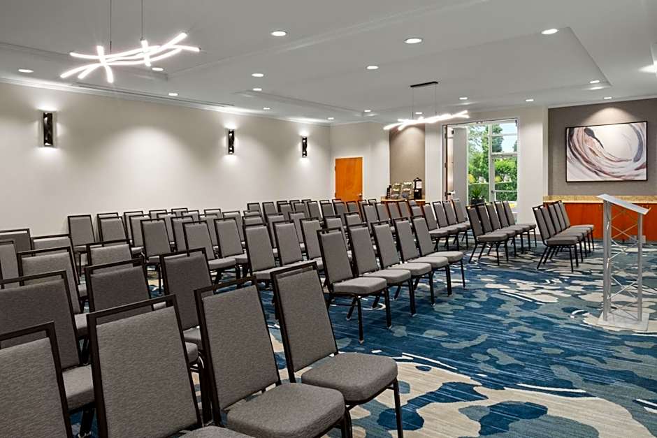 Delta Hotels by Marriott Colonial Heights