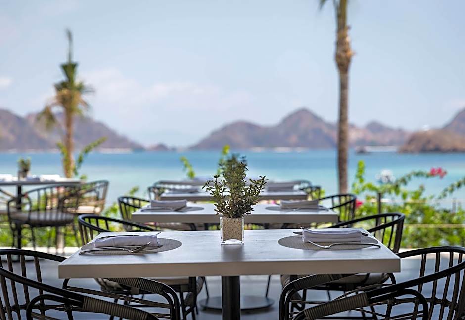 AYANA Komodo Waecicu Beach