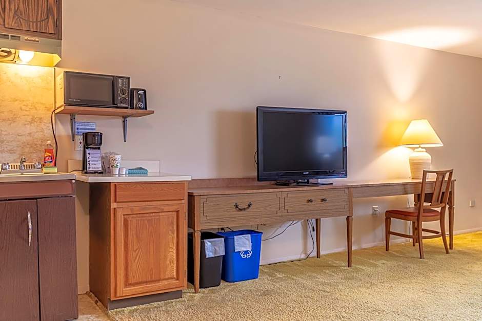 Inn Between the Beaches & Villager