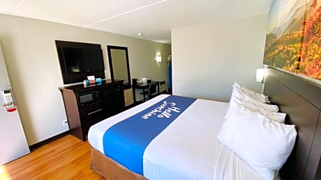 1 King Bed Mobility Accessible Room Non-Smoking