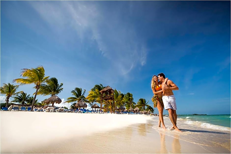 Blue Bay Grand Esmeralda - All Inclusive