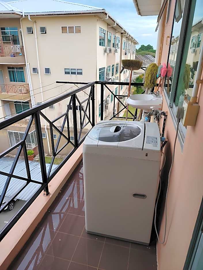 Natol Homestay - Kuching Home Penthouse Airport Road