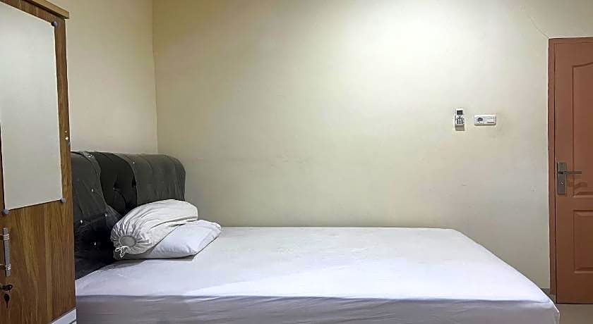 Hotel O Kost Reski 2 Near Tugu Perbatasan Takalar - Gowa