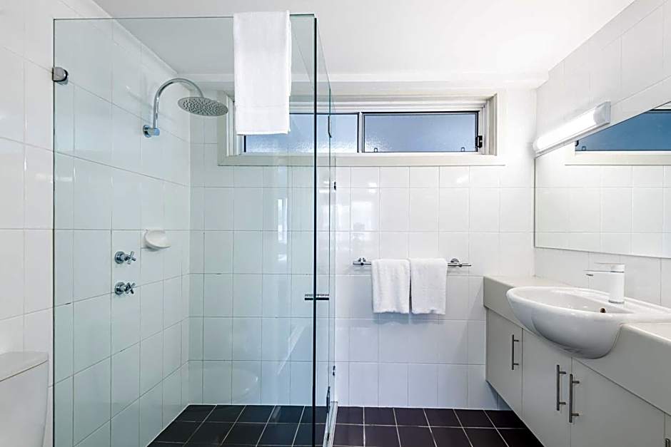 Warners Bay Apartments