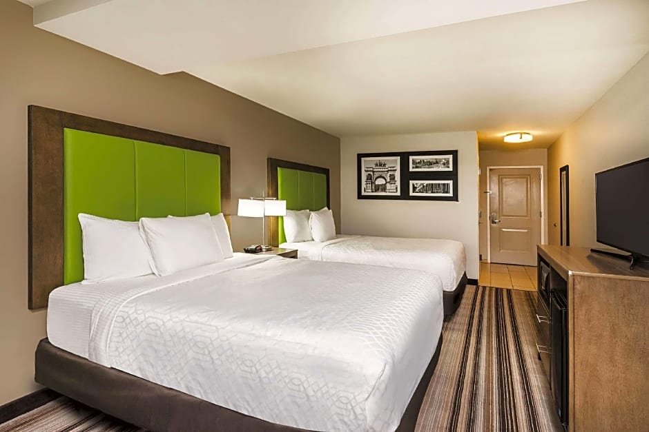 La Quinta Inn & Suites by Wyndham Brooklyn Central