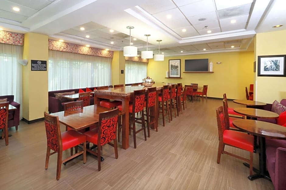Hampton Inn By Hilton Guadalajara-Aeropuerto