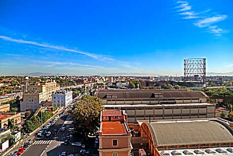 Single Room with Shared Bathroom