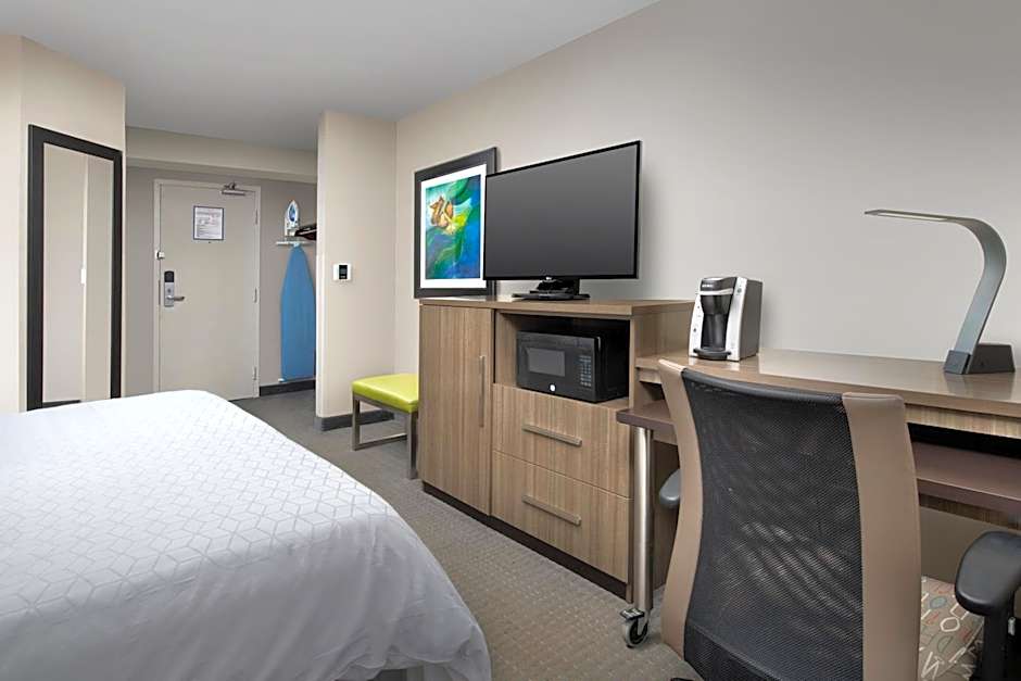 Holiday Inn Express & Suites Annapolis by IHG
