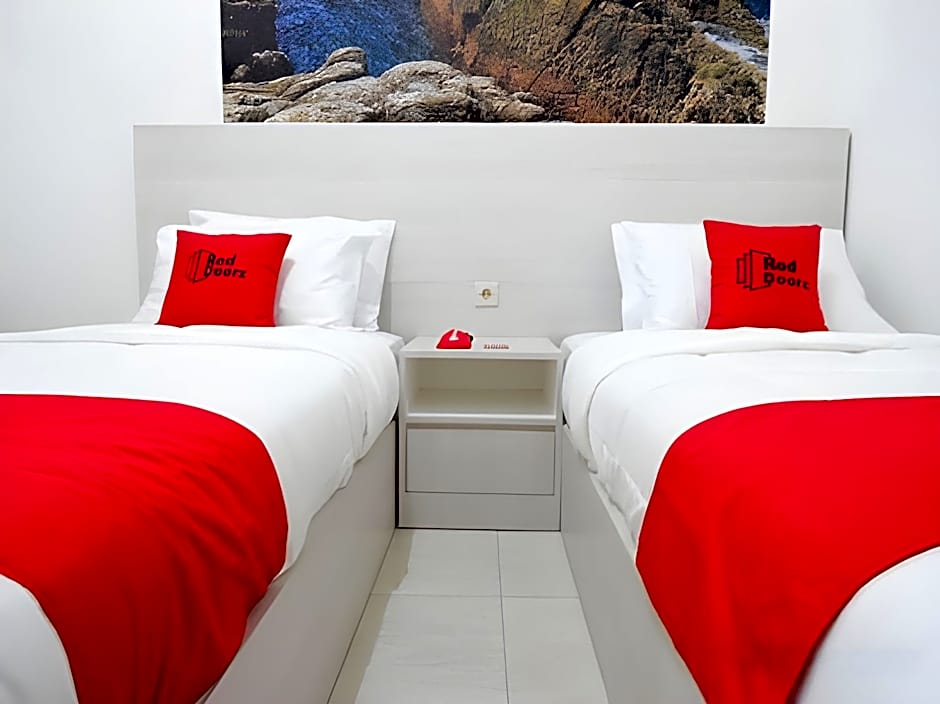 RedDoorz near Mataram University