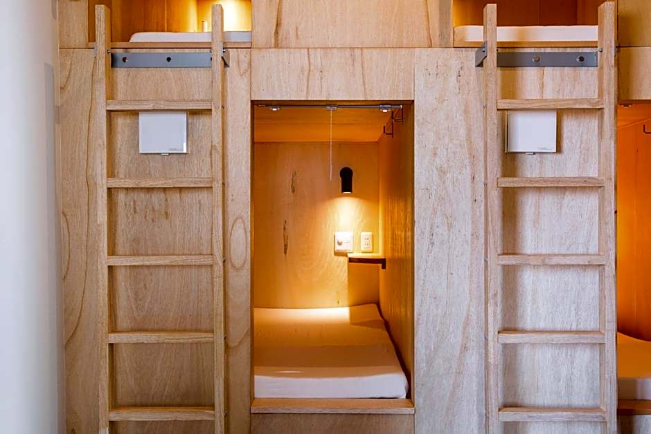 Cafe & Guest House Nagonoya